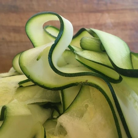 Courgette-Tagliatelle with Tomato Sauce